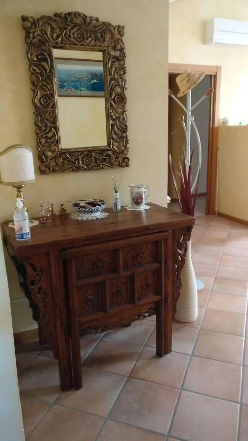 Be My Guest! Apartment Peschiera del Garda 0*,  Italy