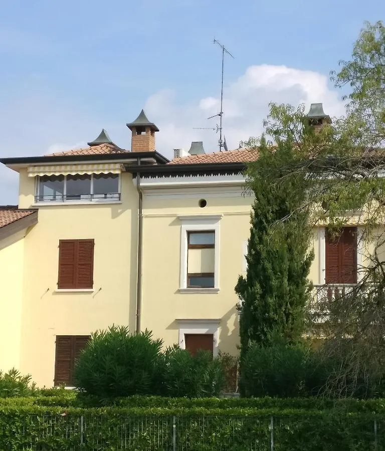 Be My Guest! Apartment Peschiera del Garda Italy